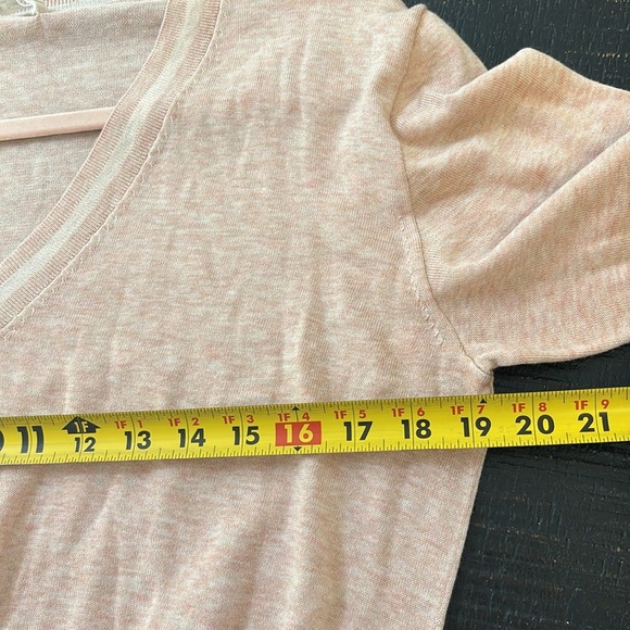 Rag & Bone 100% Pima Cotton Cream Pinkish Vneck Pullover Sweater size Medium - Picture 7 of 7